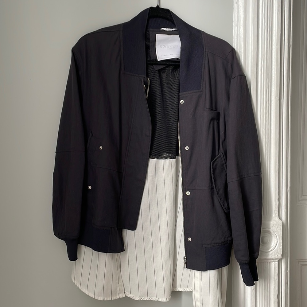 Sporty bomber jacket